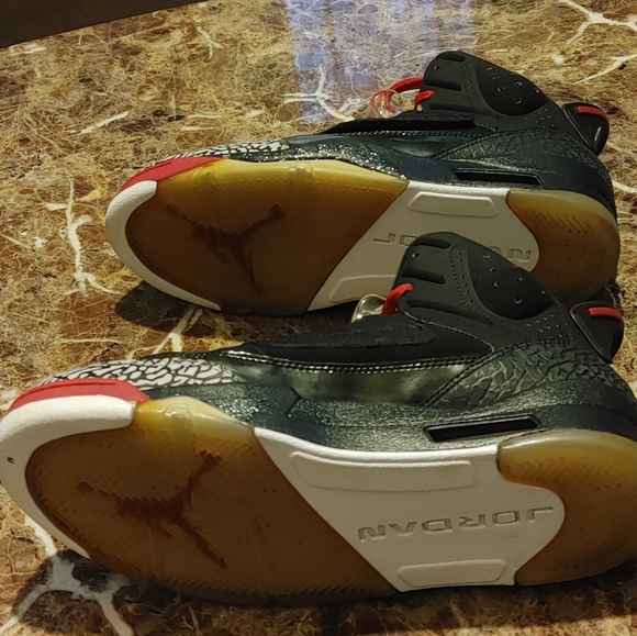 Air Jordan Retro 5 Basketball Sneakers - Picture 8 of 9